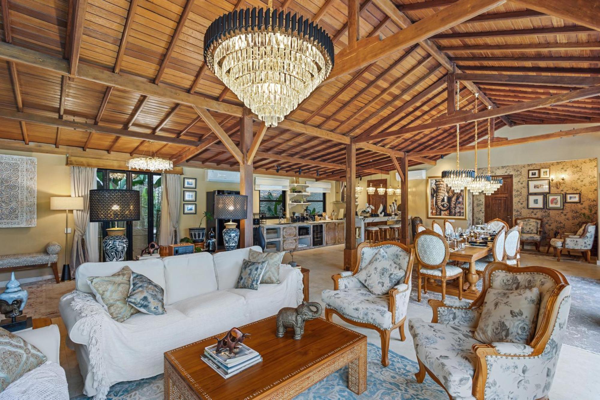 Luxurious Arakana With Pool Villa *
