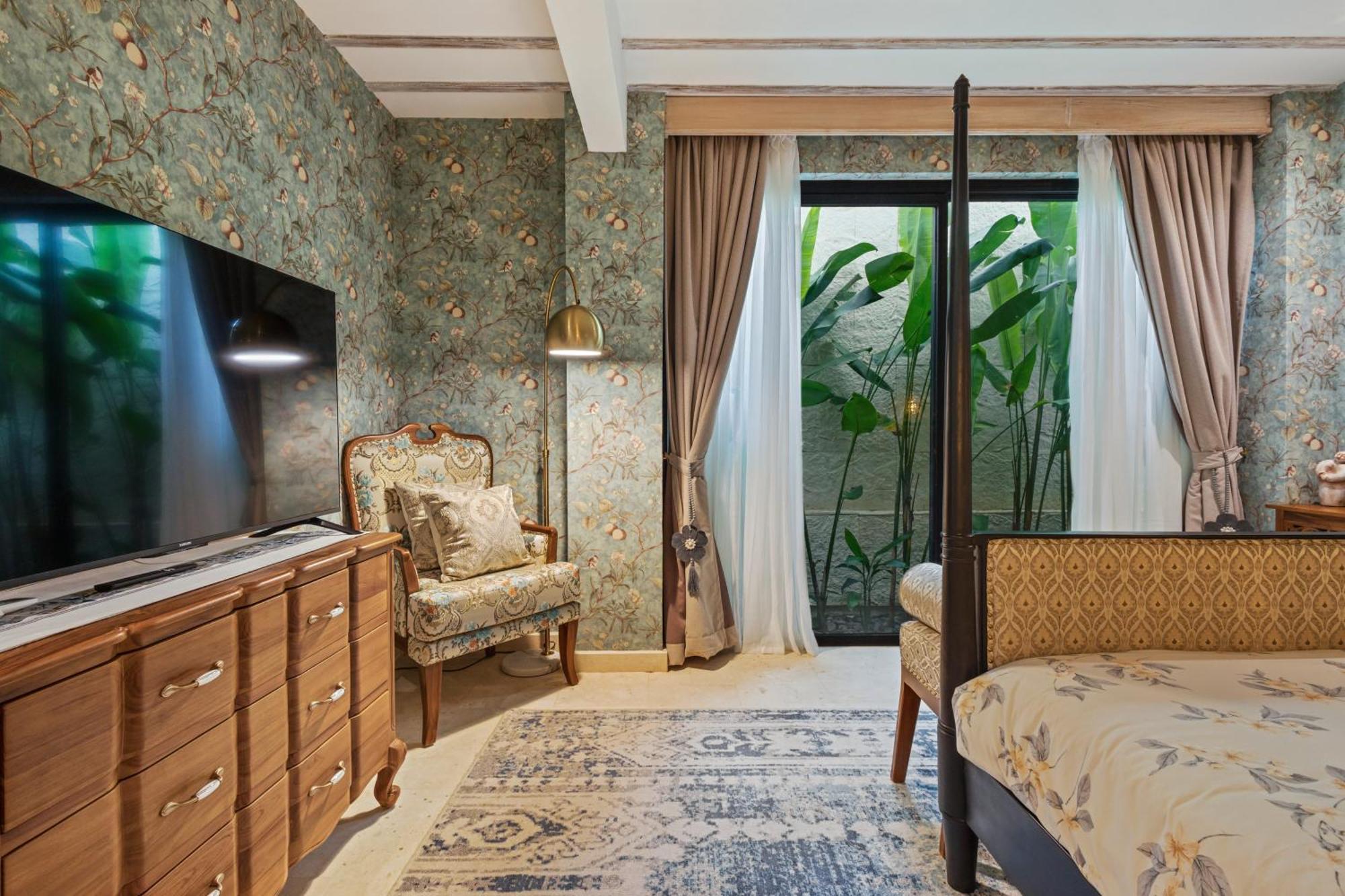 Luxurious Arakana With Pool *
