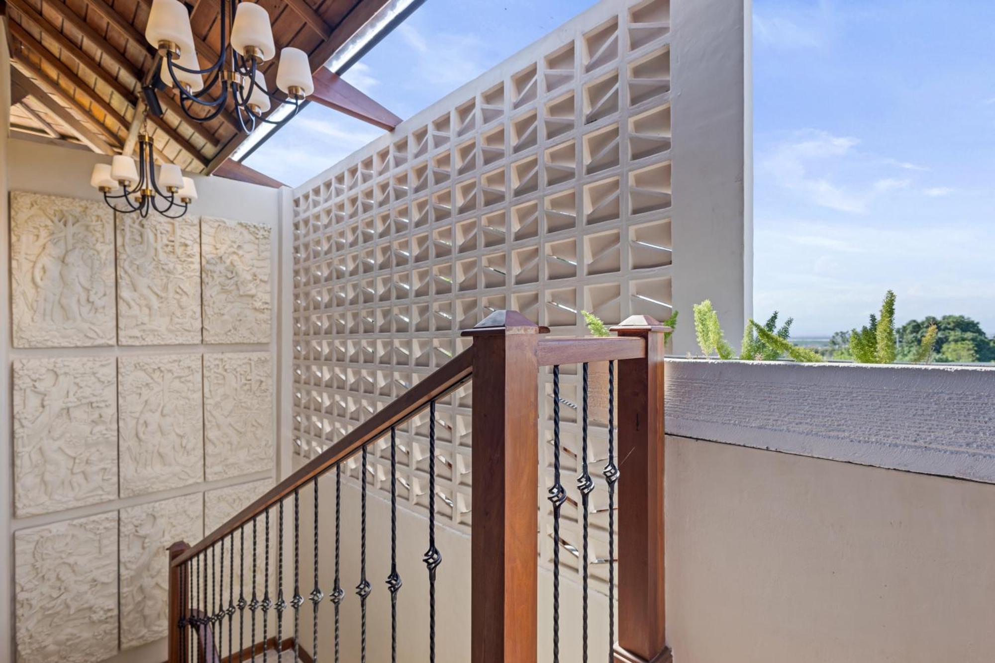 Luxurious Arakana With Pool *